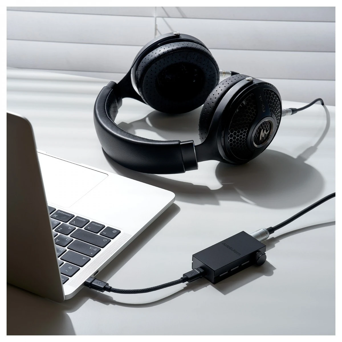 Astell&Kern AK HB1 Wireless DAC & Amp - Image 12