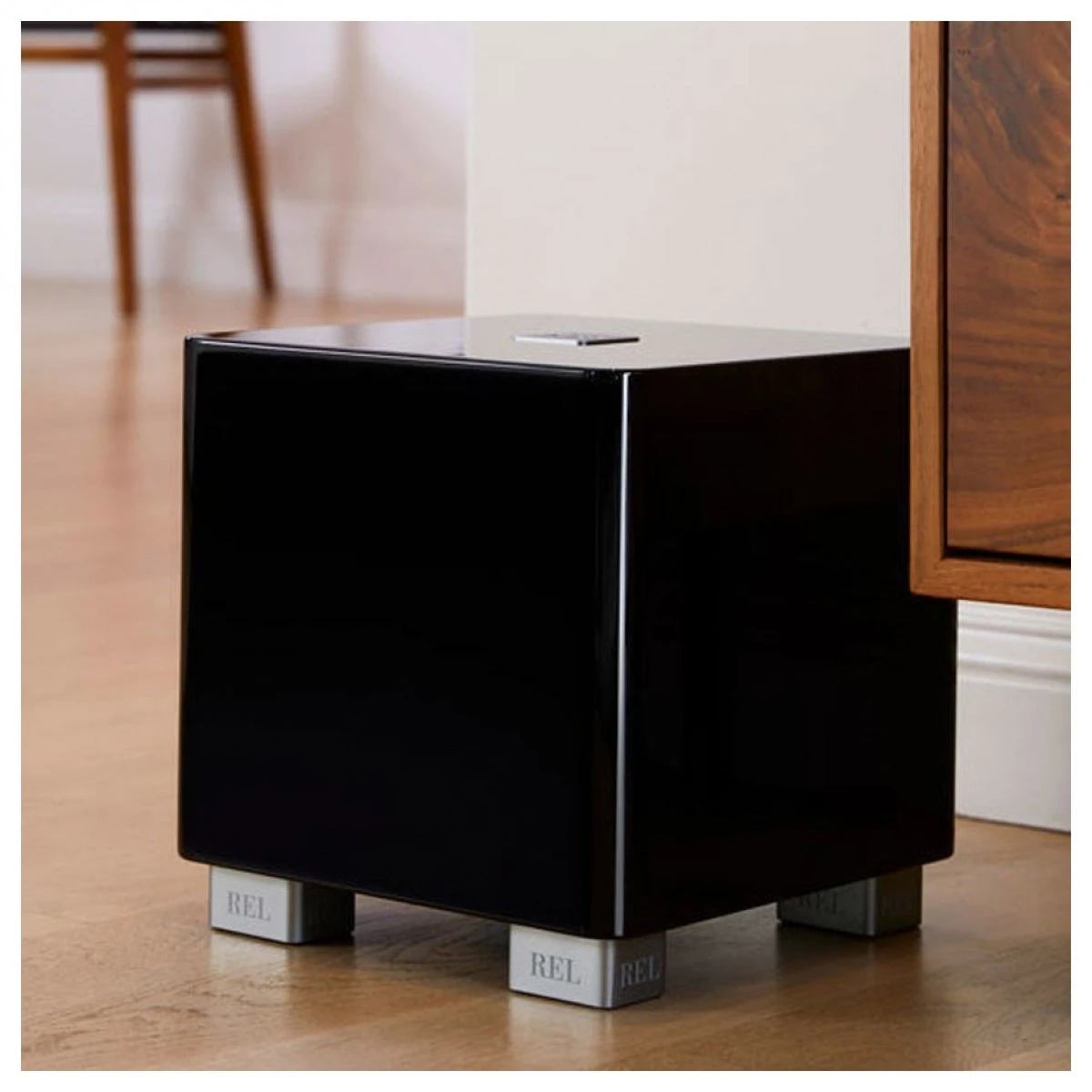 REL T5X Subwoofer, Gloss Black - Image 4