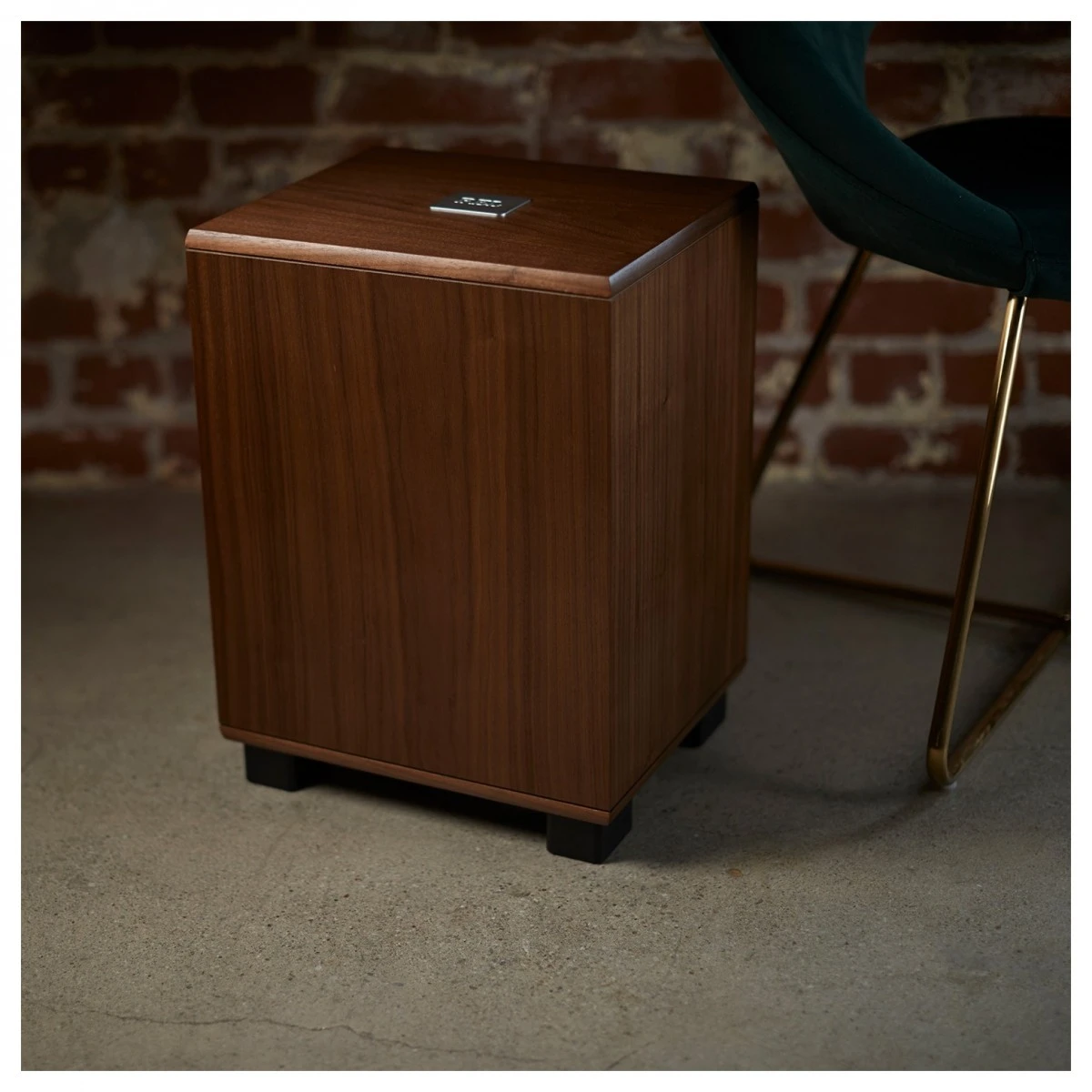 REL Classic 98 Subwoofer - Image 6