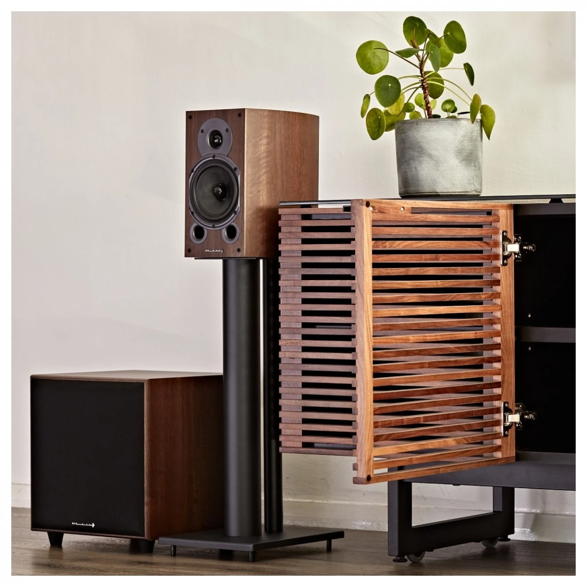 Wharfedale Diamond 9.1 Bookshelf Speakers (Pair), Walnut - Image 8