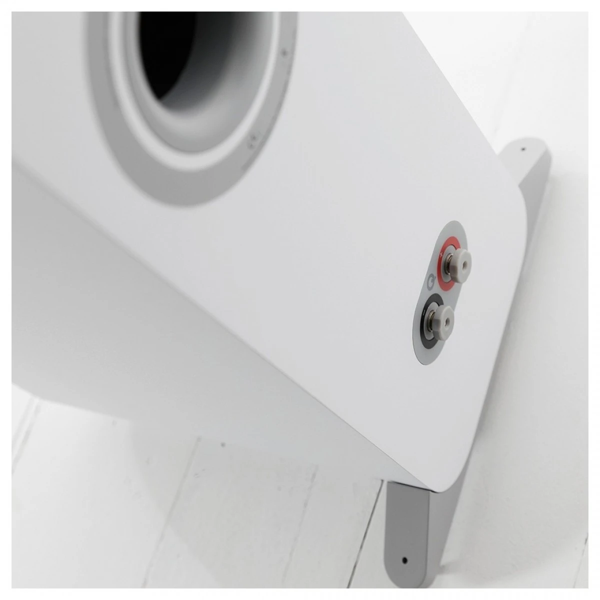 Q Acoustics Q 3050i Floorstanding Speakers (Pair), Arctic White - Image 2