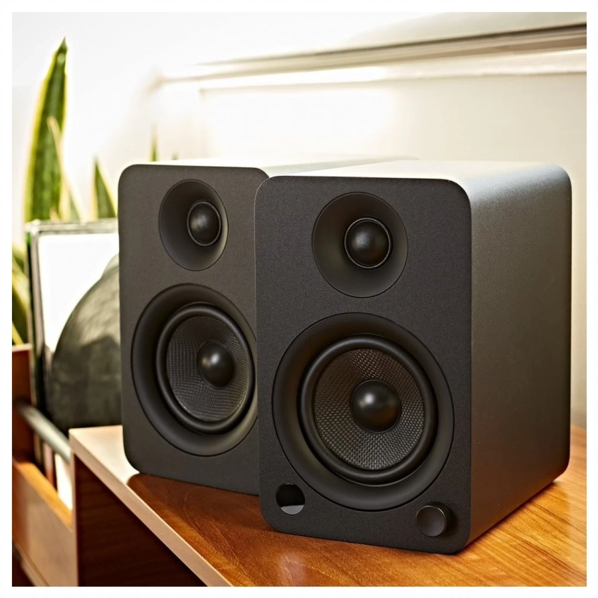 Kanto YU Powered Bookshelf Speakers, Matte Black